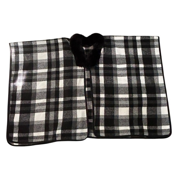 Black White Plaid Faux Fur Collar Single Button Closure Shawl Womens One Size - Picture 5 of 11